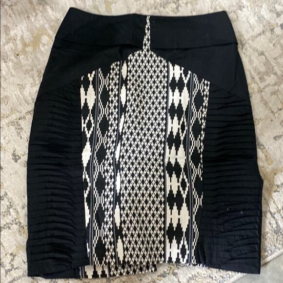 Floreat Anthropologie women’s size 2 Black and white Aztec print skirt - Picture 1 of 6